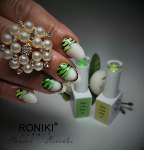 Roniki Glow in the dark széria - 08 sötétben világító neon zöld gél lakk